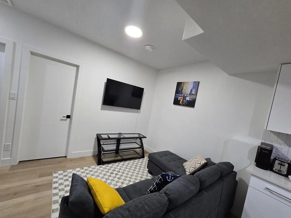 Amazing 2-Bedroom House With Wifi In Эдмонтон