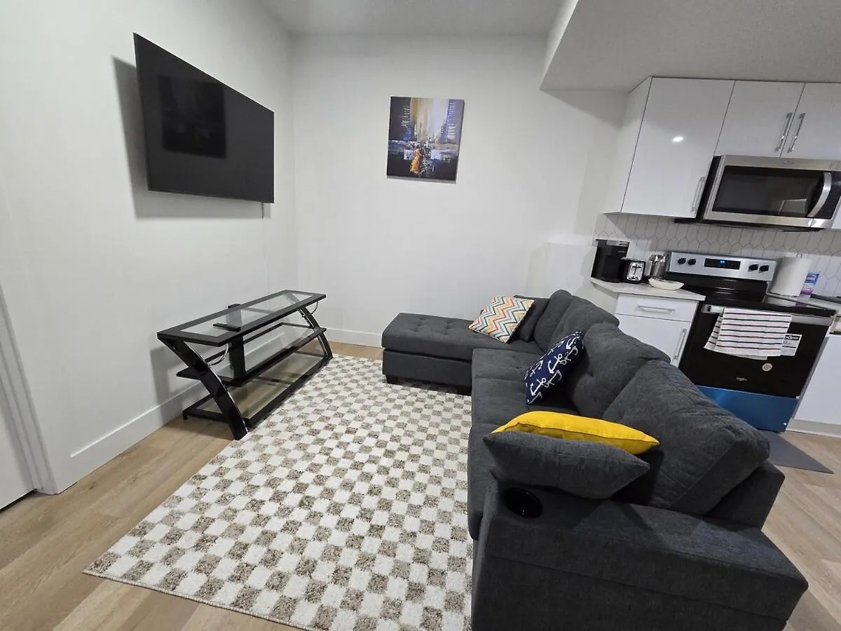 Amazing 2-Bedroom House With Wifi In Edmonton Canada