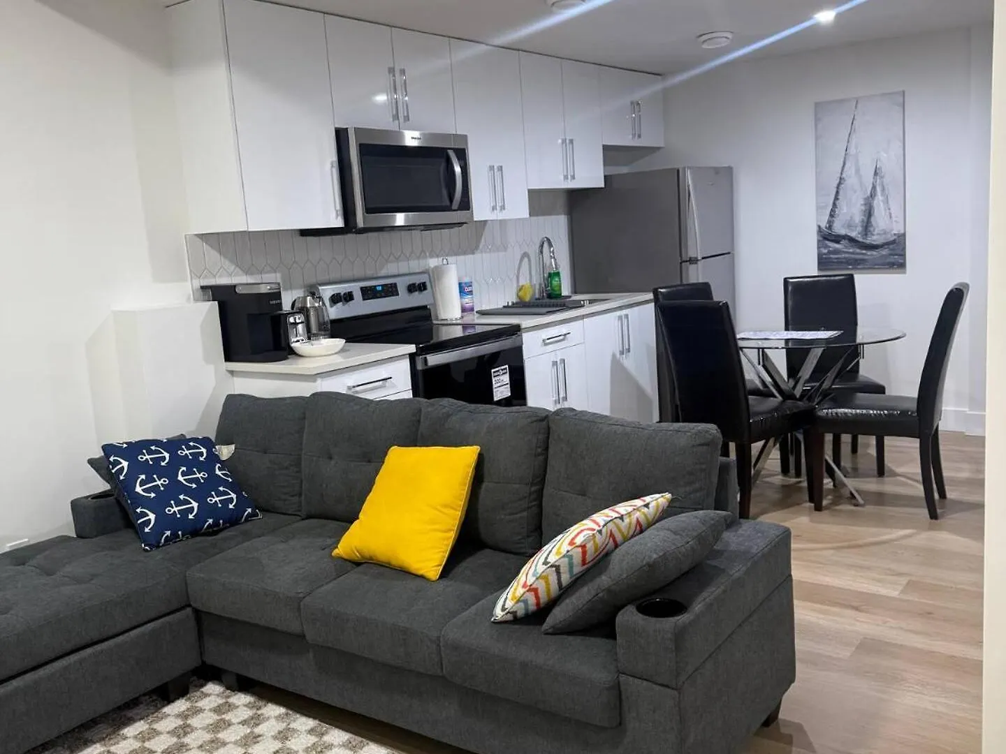 Amazing 2-Bedroom House With Wifi In Edmonton 0*,